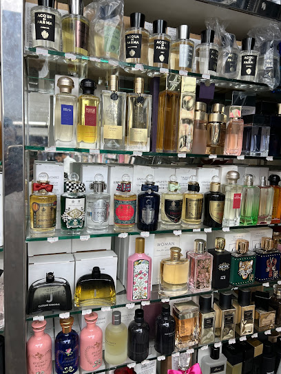 محل عالم جيفنشي للعطور - Saudi Arabia|Dammam 32242|Al Souq|13th St