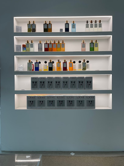 Perfumes Loewe (kiosk) Mall Of Dahran - Saudi Arabia|Dhahran 34457|Al Dawhah Al Janubiyah|Mall of Dhahran Blvd