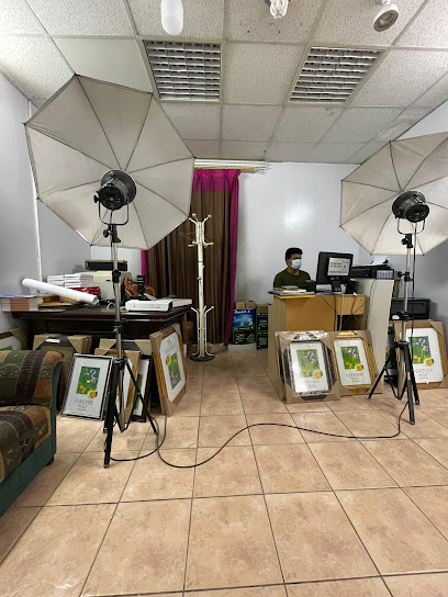 Studio aziz استوديو تصوير فوتوغرافي عزيز - Saudi Arabia|Riyadh 12324|Umm Al Hamam Al Gharbi|3231 7412 Prince Nawaf Ibn AbdulAziz