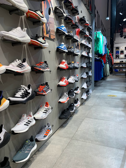 adidas - Nujood center - Saudi Arabia|Jeddah 23326|Al Andalus|Prince Mohammed Bin Abdulaziz St