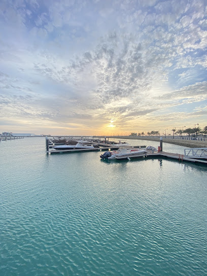 رحلات بحرية وتأجير قوارب Boat trips & diving center - Saudi Arabia|Al Jubail 35813|Fanateer|5H7H+FC