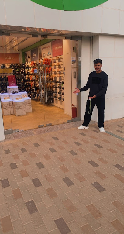 Crocs olaya silicon كروكس العليا سيلكون - Saudi Arabia|جرير، العليا، العليا العام مقابل مكتبة،، العليا، الرياض 12241،